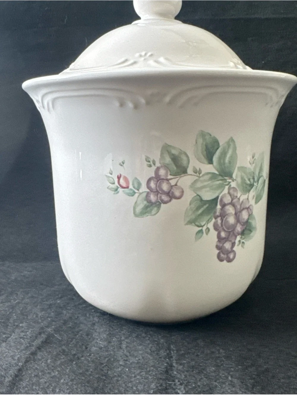 PFALTZGRAFF GRAPEVINE Large Canister Stoneware 9.5” Wine Vineyard Barware
